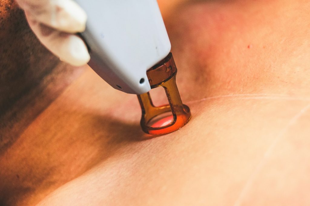 Laser device used on the skin
